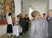 Minister Legutko wpisa� si� do szkolnej kroniki.