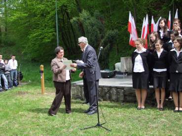 Uroczysto�� zasadzenia D�b�w Pami�ci w �egocinie.