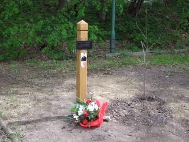 Uroczysto�� zasadzenia D�b�w Pami�ci w �egocinie.