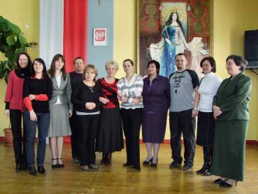 Spotkanie po�egnalne w szkolnej auli.