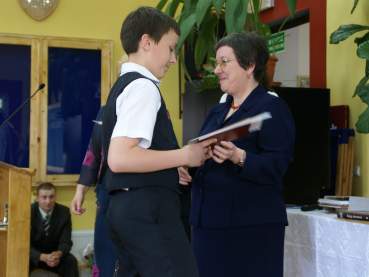 Akademia w szkolnej auli.