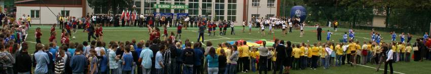 Oddanie do u�ytku przyszkolnego kompleksu sportowego.