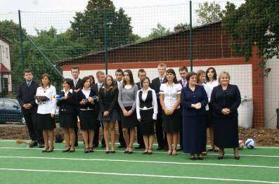 Oddanie do u�ytku przyszkolnego kompleksu sportowego.