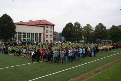 Oddanie do u�ytku przyszkolnego kompleksu sportowego.