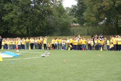 Oddanie do u�ytku przyszkolnego kompleksu sportowego.