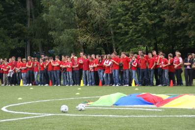 Oddanie do u�ytku przyszkolnego kompleksu sportowego.