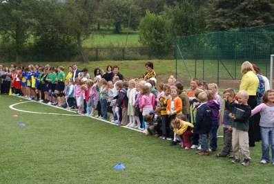 Oddanie do u�ytku przyszkolnego kompleksu sportowego.