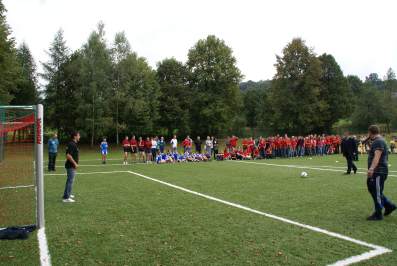 Oddanie do u�ytku przyszkolnego kompleksu sportowego.