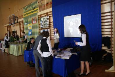 Na stoisku ZS w �egocinie.