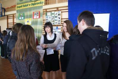 Na stoisku ZS w �egocinie.