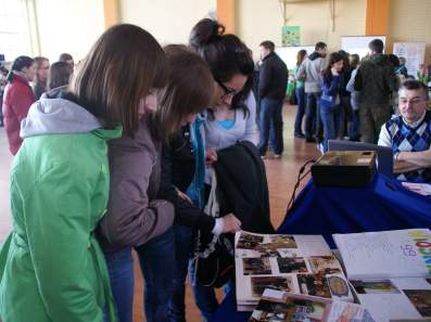 Na stoisku ZS w �egocinie.