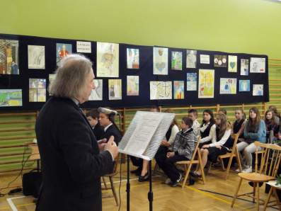 Przemawia prof. Czes�aw D�wigaj.