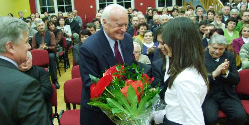 Wieczornica po�wi�cona pami�ci Ks. Pra�ata Antoniego Por�by w 7. rocznic� Jego �mierci. 