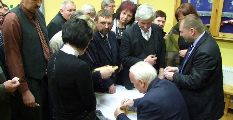 Wieczornica po�wi�cona pami�ci Ks. Pra�ata Antoniego Por�by w 7. rocznic� Jego �mierci. 