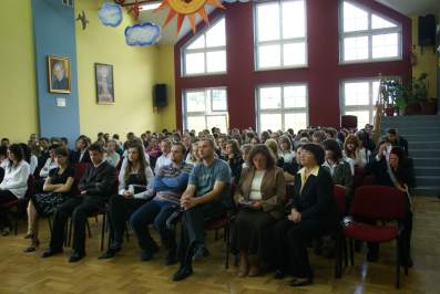 �lubowanie uczni�w klas pierwszych.