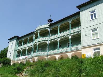 Klasztor Si�str Nazaretanek w Koma�czy