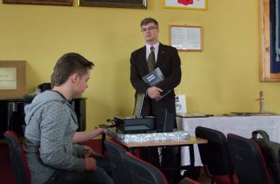 Wyk�ad dr Dariusza Gorajczyka w auli Zespo�u Szk� w �egocinie