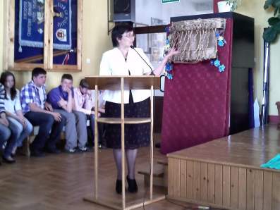 Mgr Stanis�awa Zi�kowska.