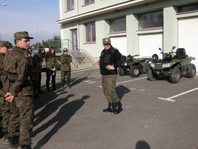 Klasa Stra�y Granicznej LO w �egocinie na wycieczce w Barwinku.