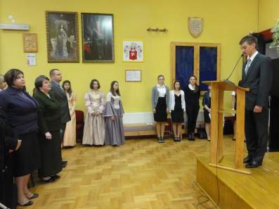  �lubowanie uczni�w klas pierwszych.