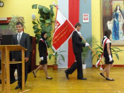  �lubowanie uczni�w klas pierwszych.