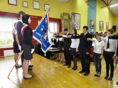  �lubowanie uczni�w klas pierwszych.