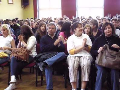 Spotkanie w szkolnej auli.