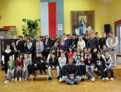 Po�egnalne spotkanie w szkolnej auli.