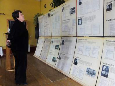 Wystawa katy�ska w auli ZS w �egocinie.