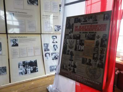 Wystawa katy�ska w auli ZS w �egocinie.