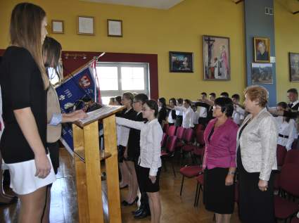 �lubowanie uczni�w klas pierwszych.