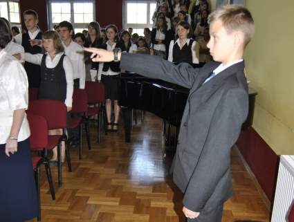 �lubowanie uczni�w klas pierwszych.