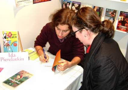 Cz�onkowie SDKK na Targach Ksi��ki w Krakowie - 04.11.2011.