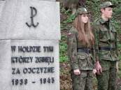Uroczysto�� pod pomnikiem w �egocinie.
