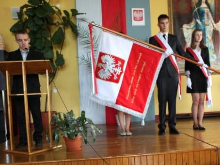 �lubowanie uczni�w klas pierwszych - 26.09.2012 r.