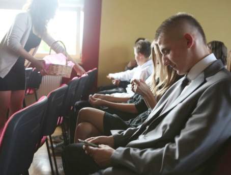 �lubowanie uczni�w klas pierwszych - 26.09.2012 r.