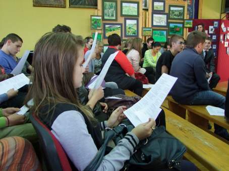 Po�egnalne spotkanie w szkolnej auli.