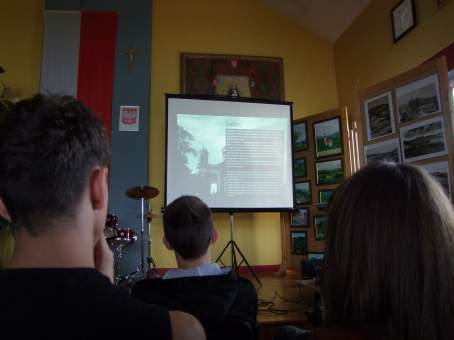 Po�egnalne spotkanie w szkolnej auli.