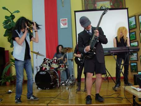 Po�egnalne spotkanie w szkolnej auli.