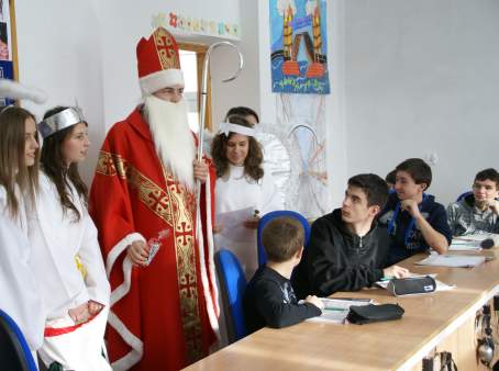 Wizyta �w. Miko�aja w �espole Szk� w �egocinie - 12.2012 r.