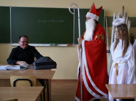 Wizyta �w. Miko�aja w �espole Szk� w �egocinie - 12.2012 r.