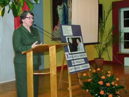 13 pa�dziernika 2003 roku, podczas szkolnych obchod�w Dnia Edukacji Narodowej w Zespole Szk� w �egocinie, mia�o tak�e miejsce nadanie szkolnej auli imienia Ksi�dza Antoniego Por�by