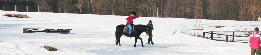 Zaj�cia hipiczne uczni�wklasy II Stra�y Granicznej.
