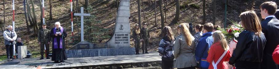 Uroczysto�� patriotyczna przy pomniku w �egocinie - 15.04.2013 r.