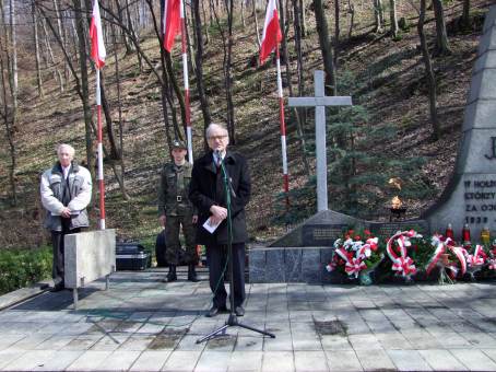 Uroczysto�� patriotyczna przy pomniku w �egocinie - 15.04.2013 r.