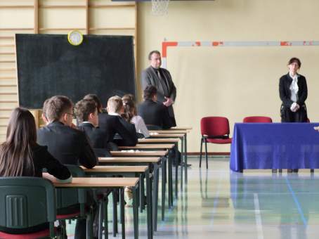 Egzamin gimnazjalny - dzie� pierwszy - 23.04.2013 r.