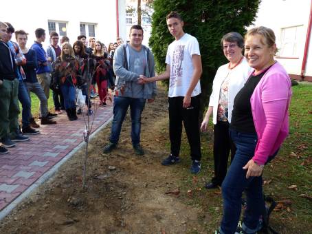 X. wymiana - sadzenie drzewka przyja�ni.