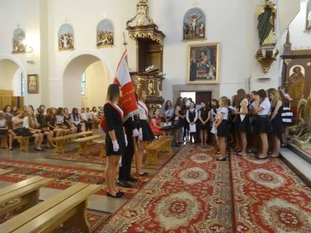 Udzia� w mszy �wi�tej w ko�ciele.