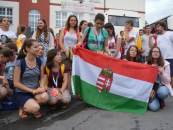 Uczestnicy �DM przed szko��.