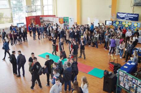 ZS w �egocinie na Gie�dzie Informacji Zawodowej w Bochni - 16.03.2017 r.